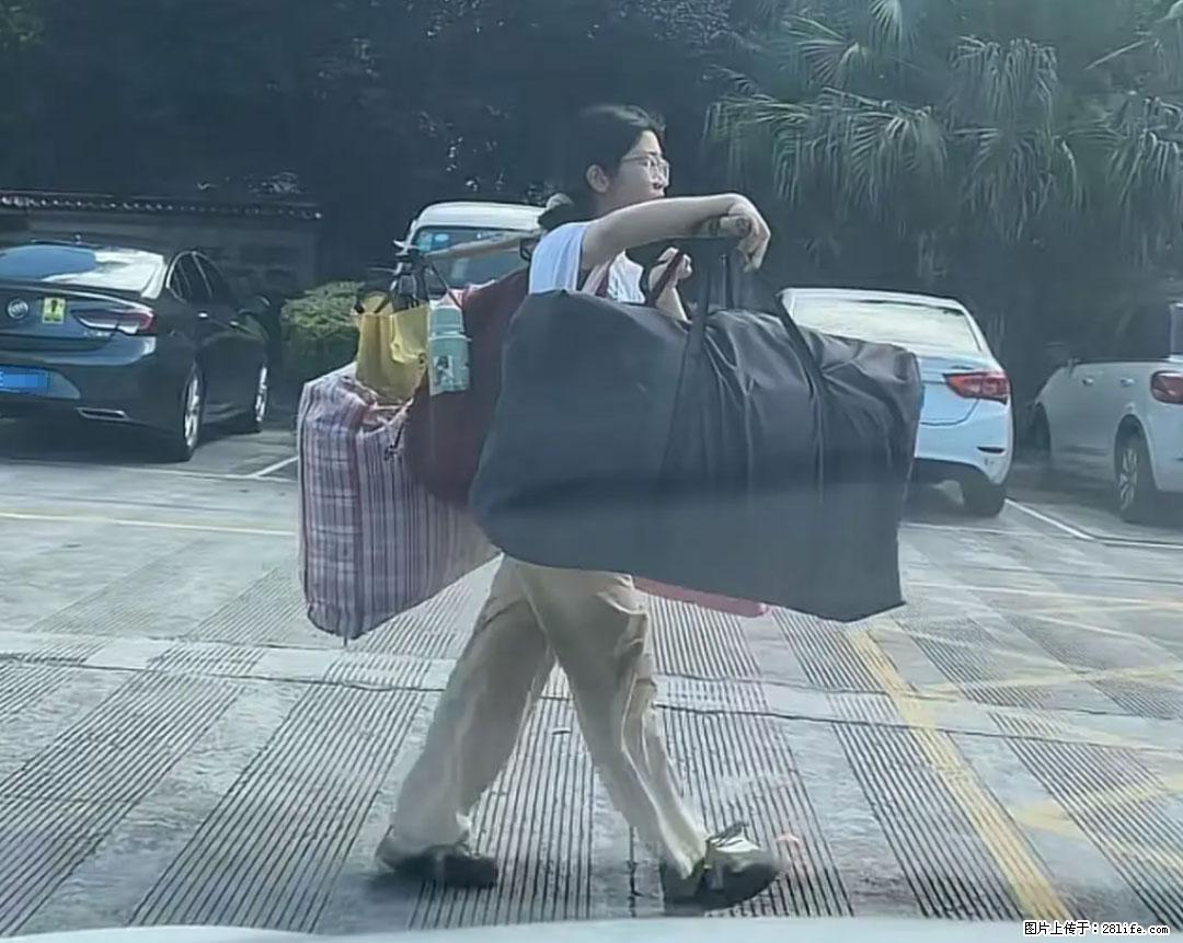 全网追的“扁担女孩”，找了一份暑假工，时薪12元 - 秦皇岛生活资讯 - 秦皇岛28生活网 qhd.28life.net
